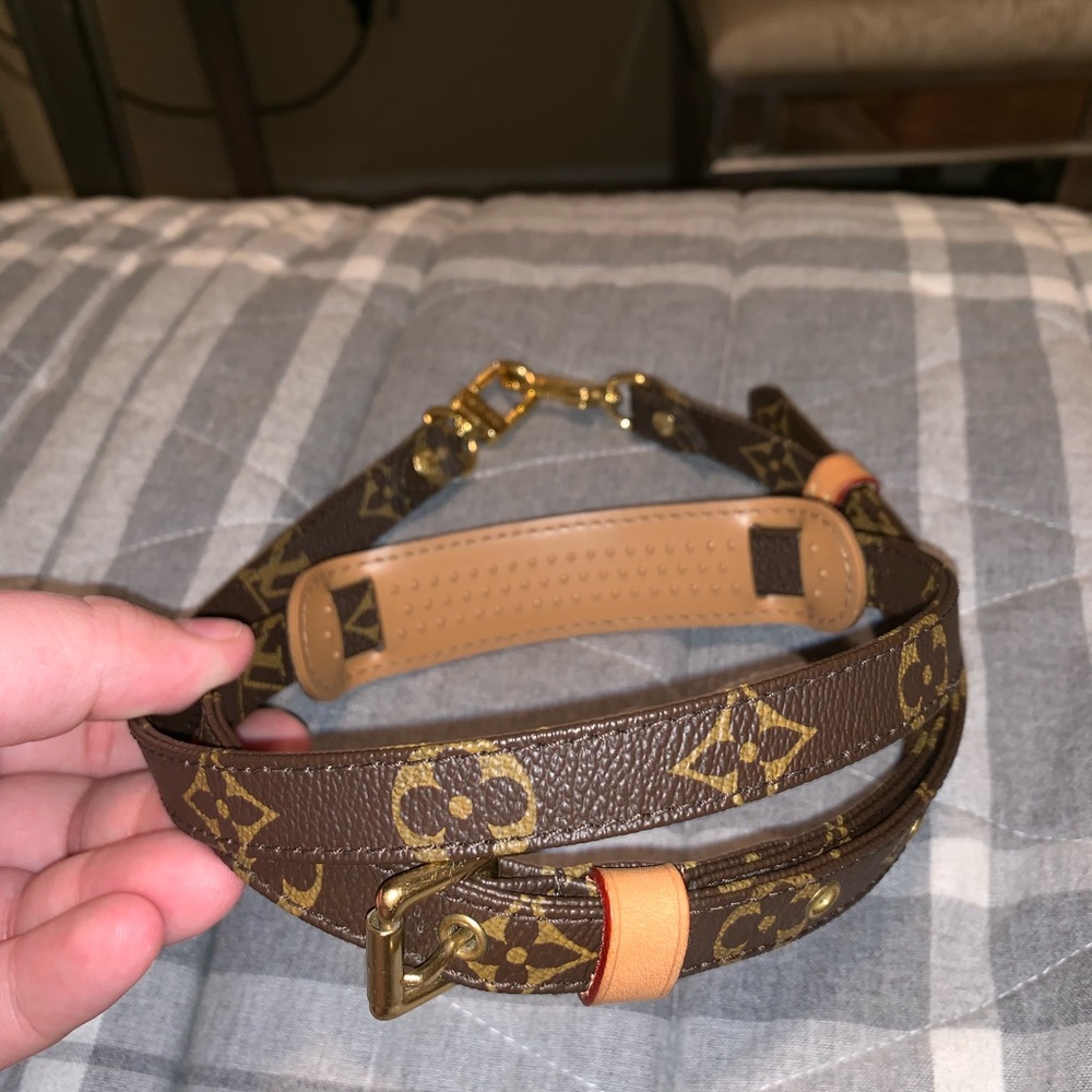 Louis Vuitton adjustable shoulder strap